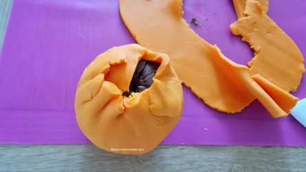 Terry's Choc Orange Mini Turorial by Help Me Bake (11) (Medium).jpg Terry's Choc Orange Mini Turorial by Help Me Bake (11) (Medium).jpg