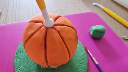 Terry's Choc Orange Mini Turorial by Help Me Bake (19) (Medium).jpg