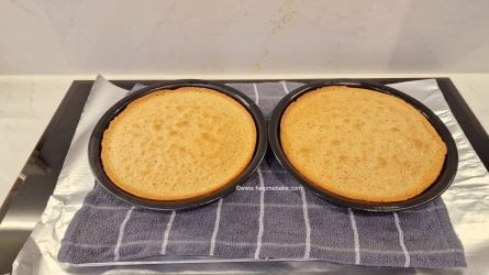 Half and Half sponge by Help Me Bake 10A (Medium).jpg