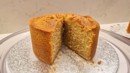 Madeira Golden Wholemeal Half and Half Cake 1 (Medium).jpg Madeira Golden Wholemeal Half and Half Cake 1 (Medium).jpg