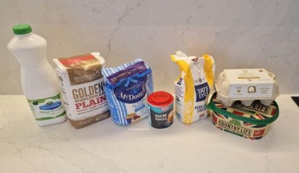 Madeira Golden Wholemeal Half and Half Cake 3 (Medium).jpg Madeira Golden Wholemeal Half and Half Cake 3 (Medium).jpg