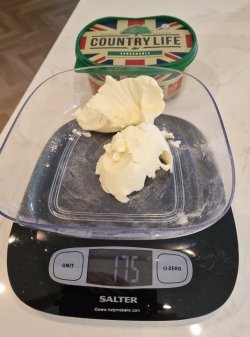 Madeira Golden Wholemeal Half and Half Cake 15 (Medium).jpg Madeira Golden Wholemeal Half and Half Cake 15 (Medium).jpg