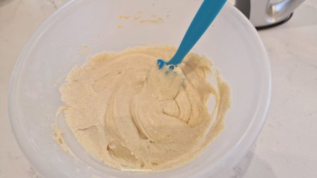 Madeira Golden Wholemeal Half and Half Cake 20 (Medium).jpg Madeira Golden Wholemeal Half and Half Cake 20 (Medium).jpg
