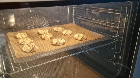 Nutella Easter Egg Pastries by Help Me Bake 36 (Medium).jpg Nutella Easter Egg Pastries by Help Me Bake 36 (Medium).jpg