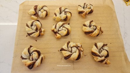 Nutella Easter Egg Pastries by Help Me Bake 38a(Medium).jpg Nutella Easter Egg Pastries by Help Me Bake 38a(Medium).jpg