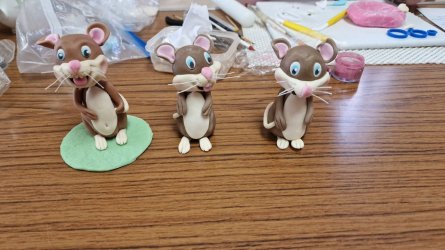 Lesley's Mice Toppers (Medium).jpg Lesley's Mice Toppers (Medium).jpg