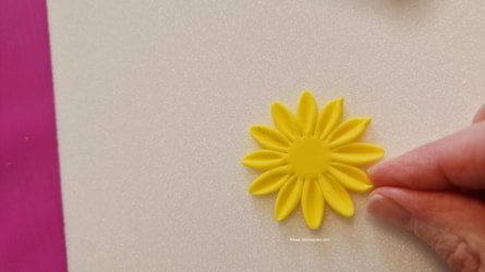 Easy Sunflower Toppers by Help Me Bake  (4) (Medium).jpg