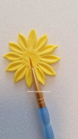 Easy Sunflower Toppers by Help Me Bake  (8) (Medium).jpg
