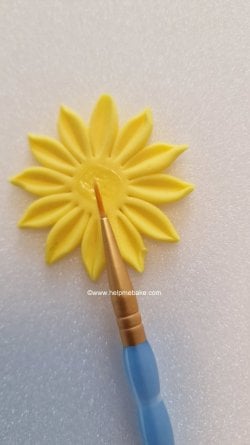 Easy Sunflower Toppers by Help Me Bake (8) (Medium).jpg Easy Sunflower Toppers by Help Me Bake (8) (Medium).jpg