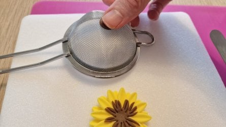 Easy Sunflower Toppers by Help Me Bake  (24) (Medium).jpg
