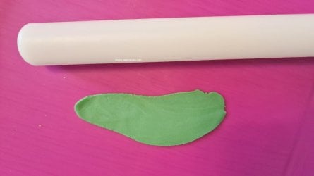 Easy Sunflower Toppers by Help Me Bake (33) (Medium).jpg Easy Sunflower Toppers by Help Me Bake (33) (Medium).jpg