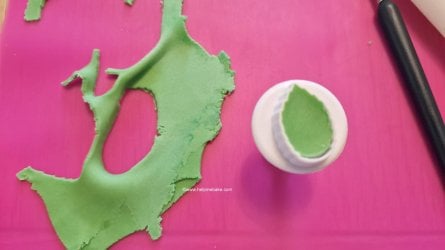 Easy Sunflower Toppers by Help Me Bake (34) (Medium).jpg Easy Sunflower Toppers by Help Me Bake (34) (Medium).jpg