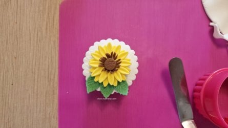 Easy Sunflower Toppers by Help Me Bake  (41) (Medium).jpg