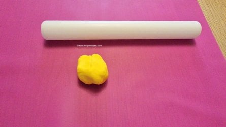 Easy sunflower Toppers by Help Me Bake 1a (1) (Medium).jpg Easy sunflower Toppers by Help Me Bake 1a (1) (Medium).jpg