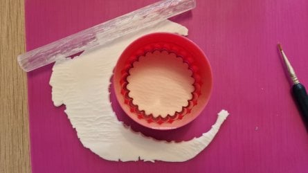 Easy sunflower Toppers by Help Me Bake C (Medium).jpg Easy sunflower Toppers by Help Me Bake C (Medium).jpg