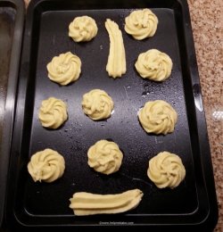 2 Viennese Whirls piped batter..jpg
