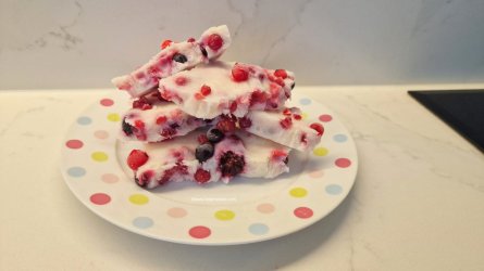 Frozen Summer Fruits Yoghurt Bark by Help Me Bake (Medium).jpg Frozen Summer Fruits Yoghurt Bark by Help Me Bake (Medium).jpg
