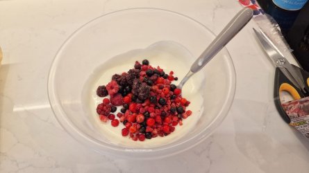 Frozen Summer Fruits Yoghurt Bark by Help Me Bake 6 (Medium).jpg Frozen Summer Fruits Yoghurt Bark by Help Me Bake 6 (Medium).jpg