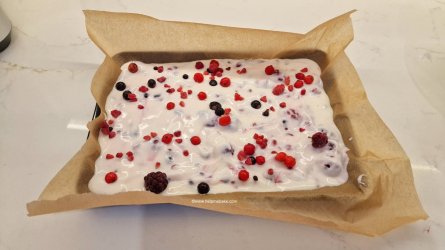 Frozen Summer Fruits Yoghurt Bark by Help Me Bake 9 (Medium).jpg Frozen Summer Fruits Yoghurt Bark by Help Me Bake 9 (Medium).jpg