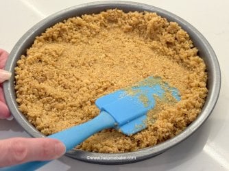 Banoffee Pie Tutorial by Help Me Bake 15.JPG Banoffee Pie Tutorial by Help Me Bake 15.JPG