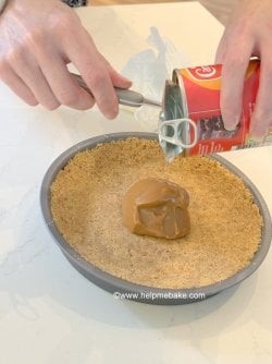 Banoffee Pie Tutorial by Help Me Bake 20.JPG Banoffee Pie Tutorial by Help Me Bake 20.JPG
