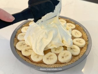 Banoffee Pie Tutorial by Help Me Bake 32.JPG Banoffee Pie Tutorial by Help Me Bake 32.JPG