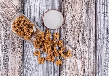 Walnuts (Medium).jpg Walnuts (Medium).jpg