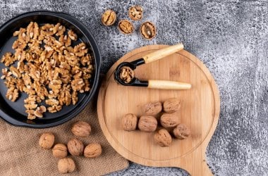 Walnuts 2 (Medium).jpg Walnuts 2 (Medium).jpg