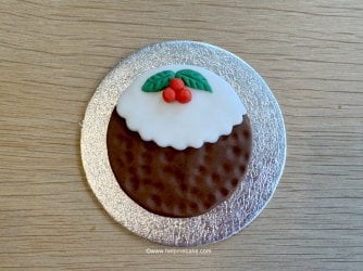 Easy Pudding Cupcake Topper by Help Me Bake.JPG Easy Pudding Cupcake Topper by Help Me Bake.JPG