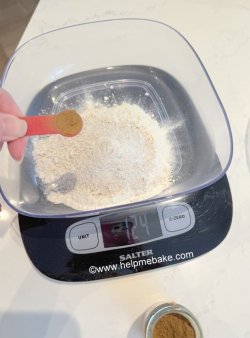 Banana Wholemeal Cupcakes by Help Me Bake (4) (Medium)-001.JPG Banana Wholemeal Cupcakes by Help Me Bake (4) (Medium)-001.JPG