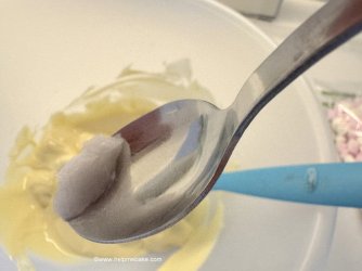 5 How to make Easter Marshmallow Bark by Help Me Bake (Medium).JPG