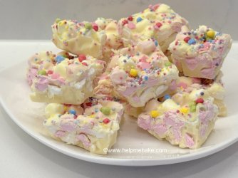 17 How to make Easter Marshmallow Bark by Help Me Bake (Medium).JPG