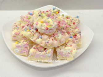 18 How to make Easter Marshmallow Bark by Help Me Bake (Medium).JPG