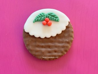 Easy Christmas Pudding Toppers by Help Me Bake (2).JPG Easy Christmas Pudding Toppers by Help Me Bake (2).JPG