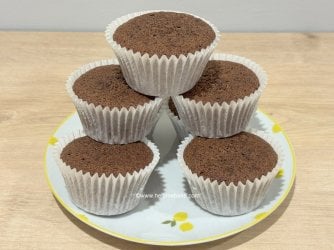 Chocolate cupcakes by Help Me Bake.JPG Chocolate cupcakes by Help Me Bake.JPG