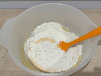 8 Funfetti cupcakes by Help Me Bake.JPG 8 Funfetti cupcakes by Help Me Bake.JPG