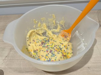 10 Funfetti cupcakes by Help Me Bake.JPG 10 Funfetti cupcakes by Help Me Bake.JPG