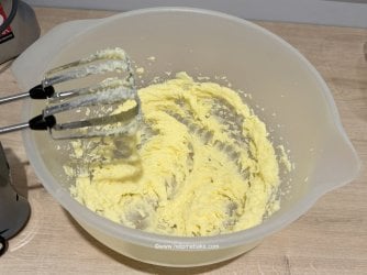 3 Marshmallow Cupcakes by Help Me Bake (1).JPG 3 Marshmallow Cupcakes by Help Me Bake (1).JPG