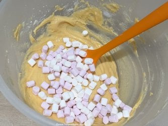 3 Marshmallow Cupcakes by Help Me Bake (12).JPG 3 Marshmallow Cupcakes by Help Me Bake (12).JPG