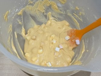 3 Marshmallow Cupcakes by Help Me Bake (13).JPG 3 Marshmallow Cupcakes by Help Me Bake (13).JPG