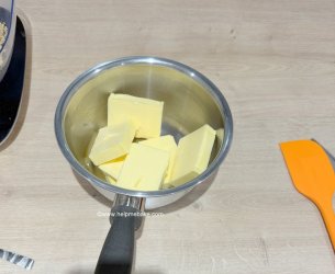 3 Mini Egg Blondies by Help Me Bake.JPG 3 Mini Egg Blondies by Help Me Bake.JPG