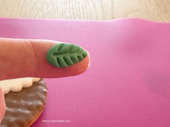 Easy Christmas ~Pudding Topper by Help Me Bake (7).JPG Easy Christmas ~Pudding Topper by Help Me Bake (7).JPG