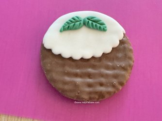 Easy Christmas ~Pudding Topper by Help Me Bake (9).JPG Easy Christmas ~Pudding Topper by Help Me Bake (9).JPG