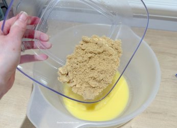 Mini Egg Blondies (5).JPG Mini Egg Blondies (5).JPG