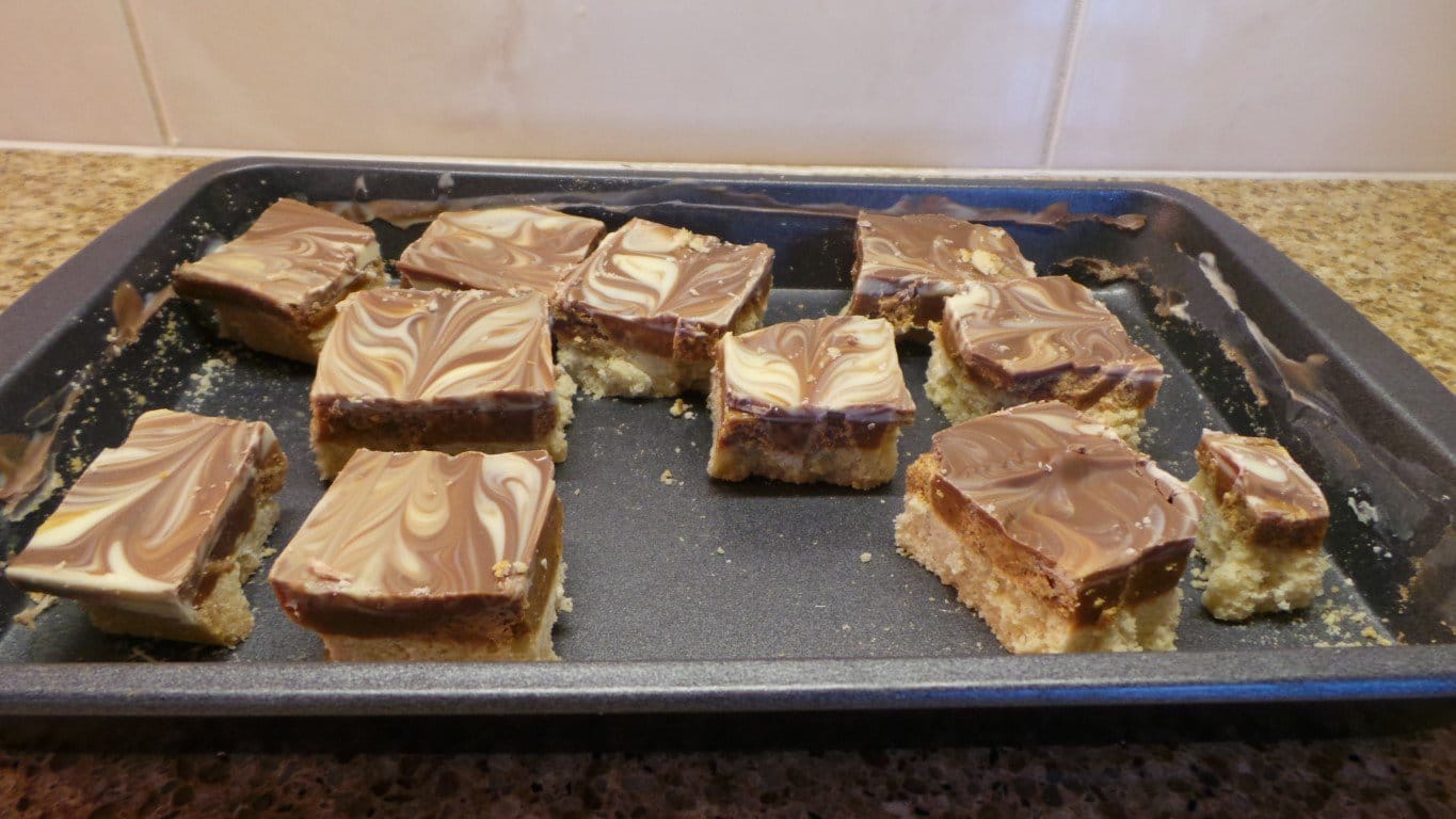 Marbled Caramel Shortbread Tutorial | Help Me Bake