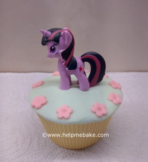4-My-little-ponies-Help-Me-Bake-Copy-001-480x527.jpg