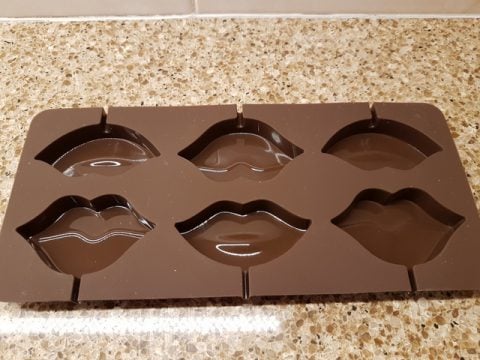 Chocolate-Lips-Mould-Help-Me-Bake-3-480x360.jpg