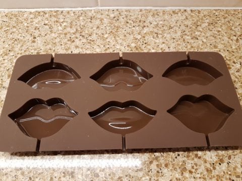 Chocolate-Lips-Mould-Help-Me-Bake-3-480x360.jpg