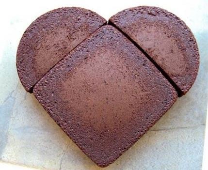 Heart-shaped-cake.jpg