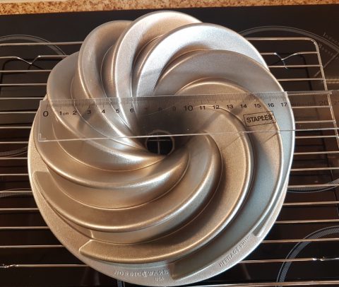 Nordic Ware Heritage Bundt Pan 10 Cups or 2.36 Litres Review